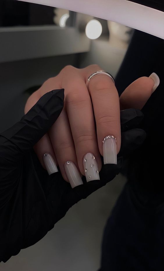 Elegant and Timeless: Mastering the Art of Nude Wedding Nails 26 Ideas