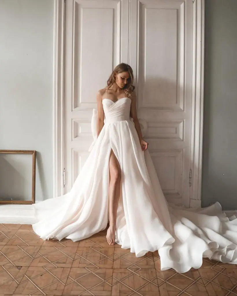 Embracing Elegance: A Guide to Wedding Dresses for the Triangle Body Shape 26 Ideas