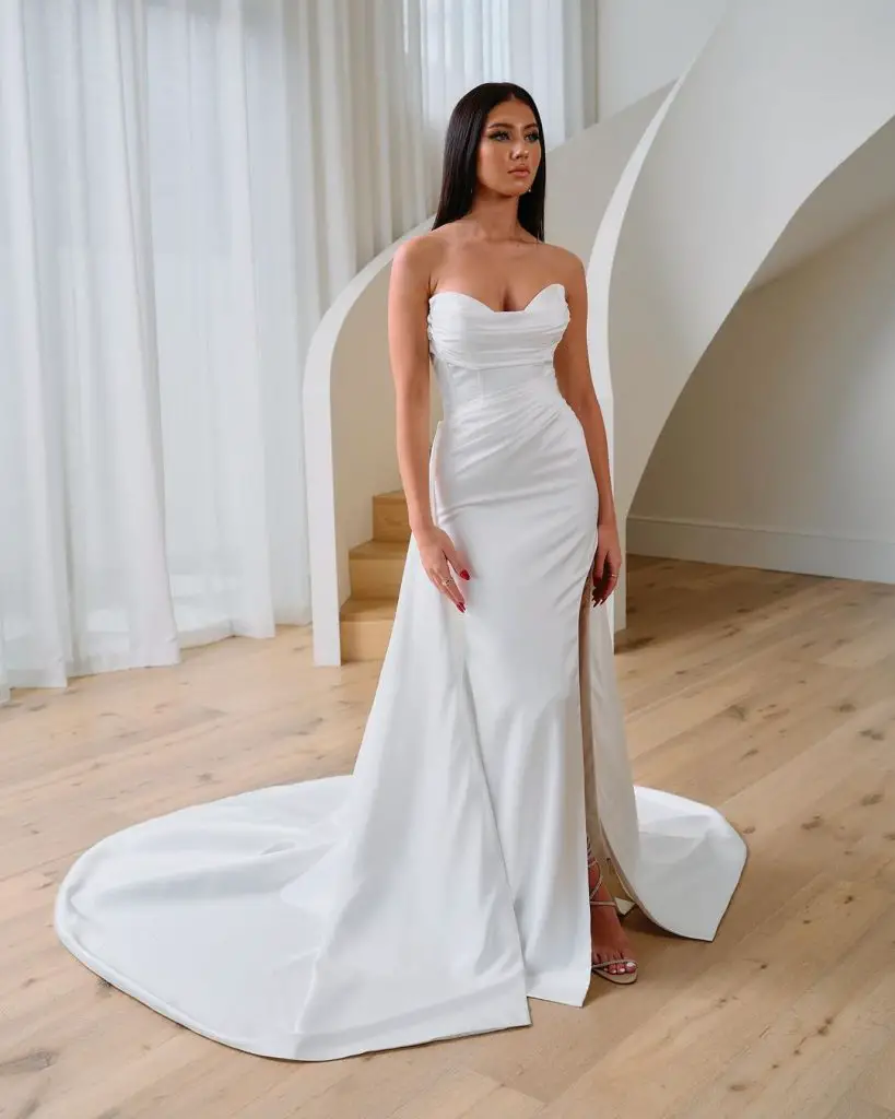 Embracing Elegance: A Guide to Wedding Dresses for the Triangle Body Shape 26 Ideas