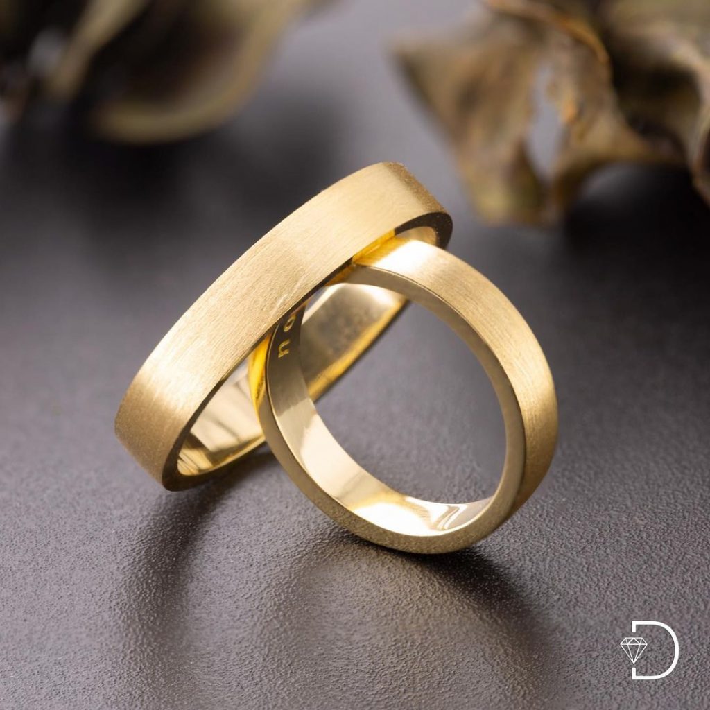 Yellow Gold Wedding Rings 25 Ideas: A Timeless Choice for Your Special Day