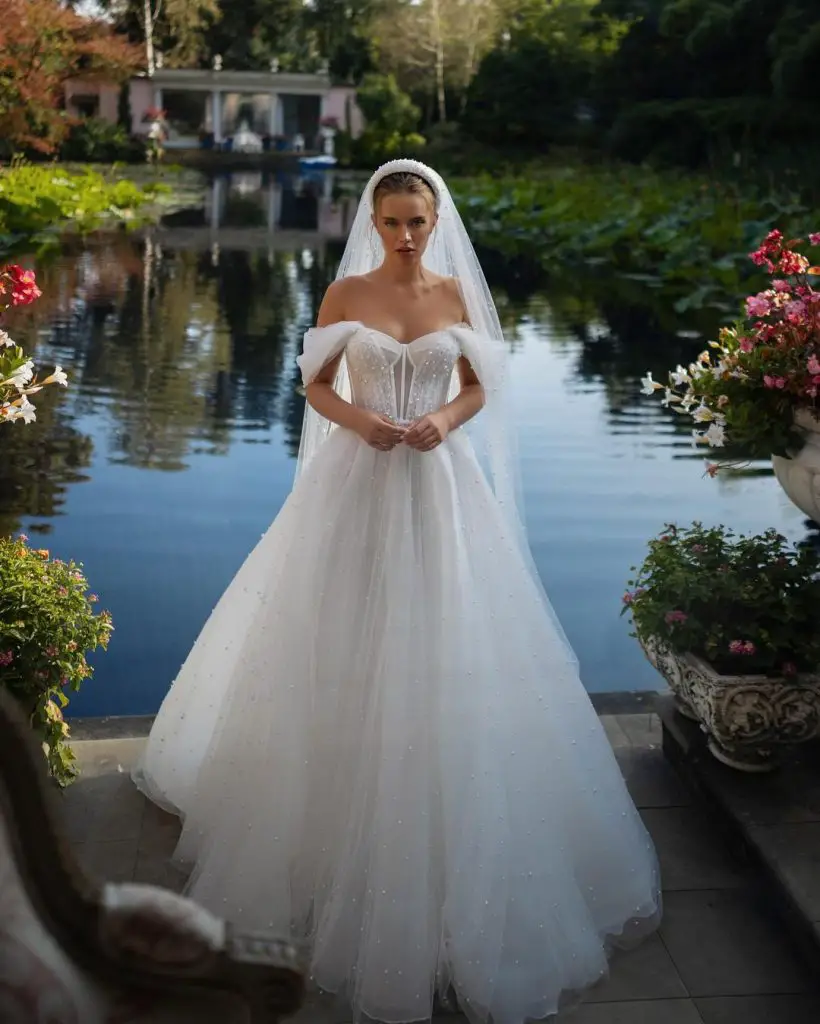 Embracing Elegance: A Guide to Wedding Dresses for the Triangle Body Shape 26 Ideas