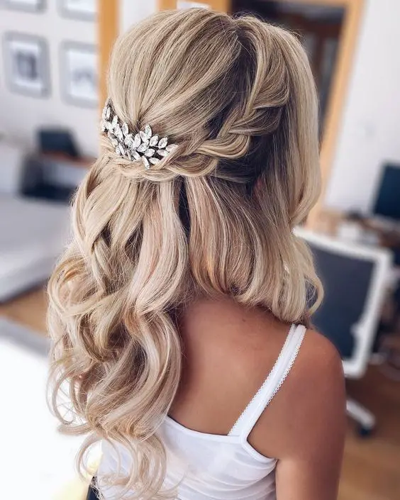 Half Up Bridal Hairstyles 27 Ideas: Elegant Choices for Your Special Day