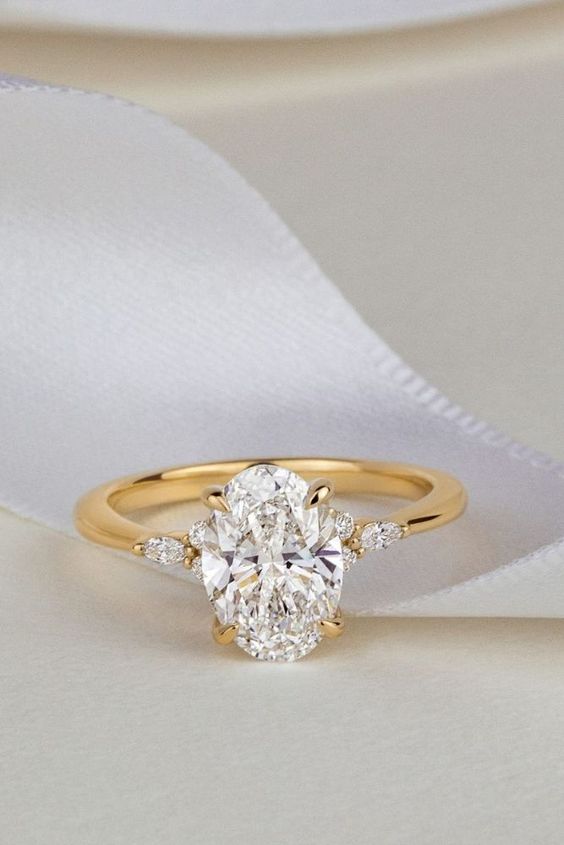 The Elegance of Oval: Exploring Wedding Rings Oval Shape 15 Ideas