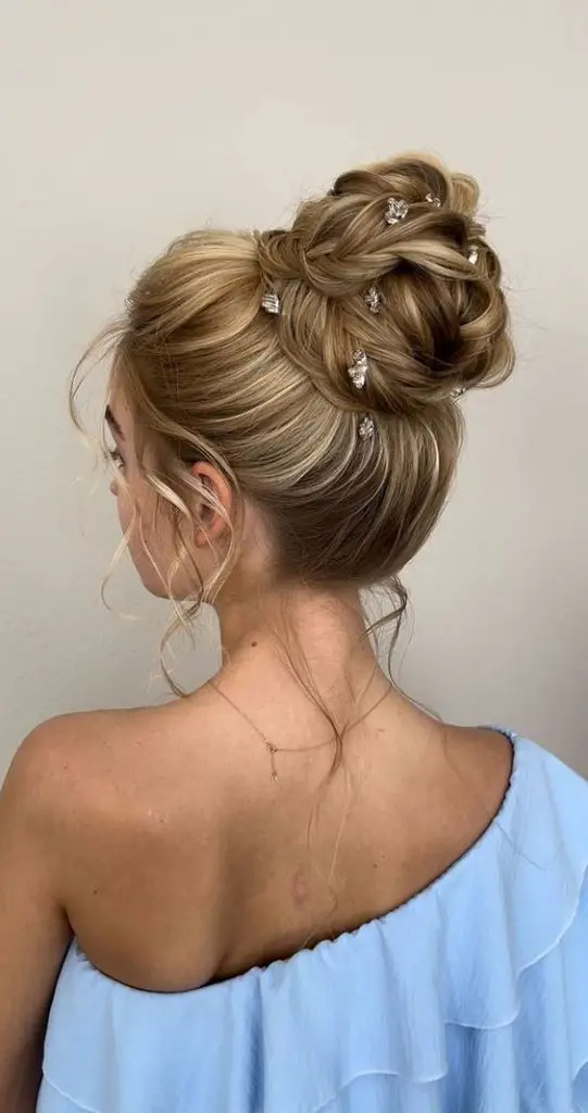 Elegant Simplicity: Wedding Hairstyles for the Mother of the Bride 16 Ideas