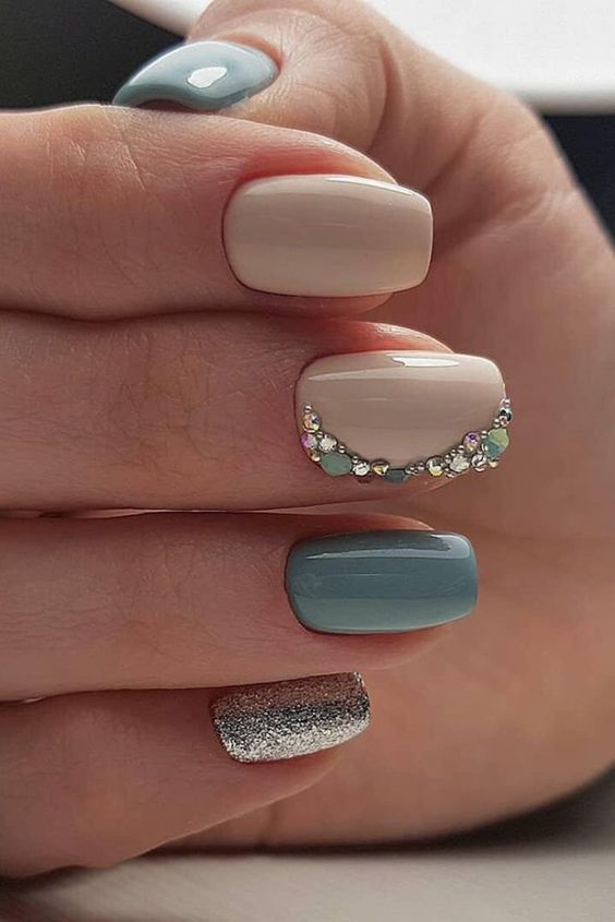 Unveiling the Elegance: Wedding Nail Art Designs for the Modern Bride 16 Ideas