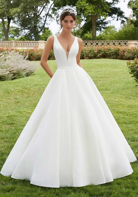 The Ultimate Guide to 2024's Top Wedding Dress Trends 16 Ideas