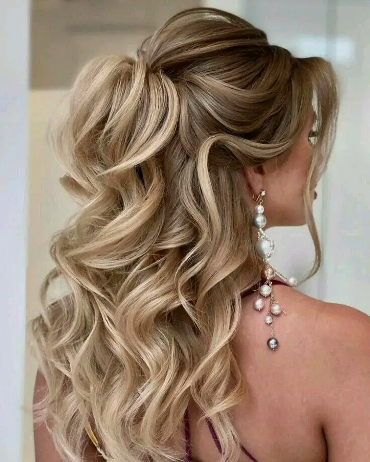 Elegance Tied with a Ribbon: Classic Half-Up, Half-Down Wedding Hairstyle 17 Ideas