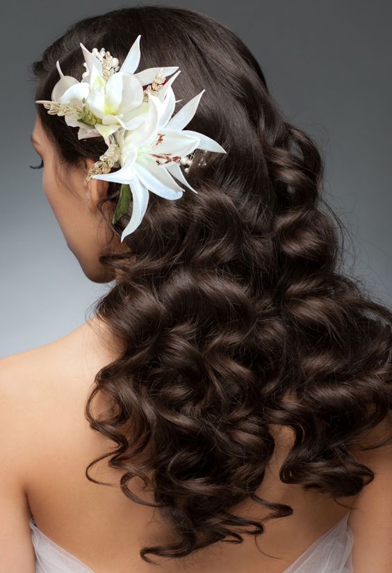 Enchanting Wedding Hairstyles Adorned with Flowers 16 Ideas