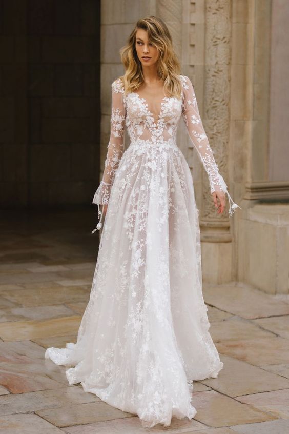 The Eternal Charm of Lace: A Dive into Wedding Dress Elegance 16 Ideas