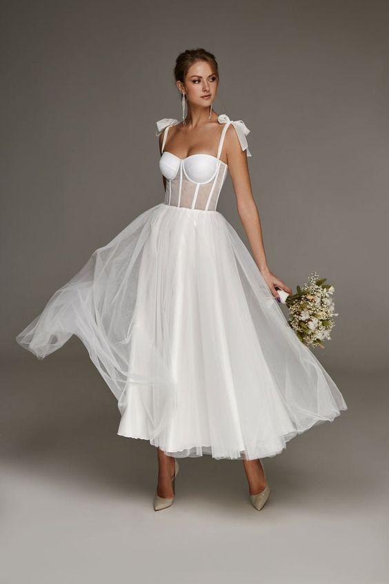 The Ultimate Guide to Selecting Wedding Dresses for Big Busts 27 Ideas