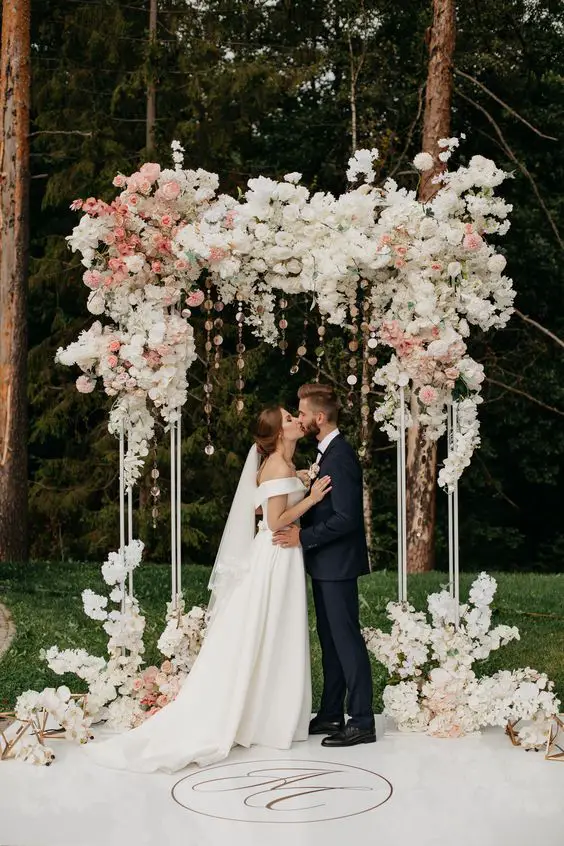 Enchanting Wedding Backdrops for Every Style 16 Ideas