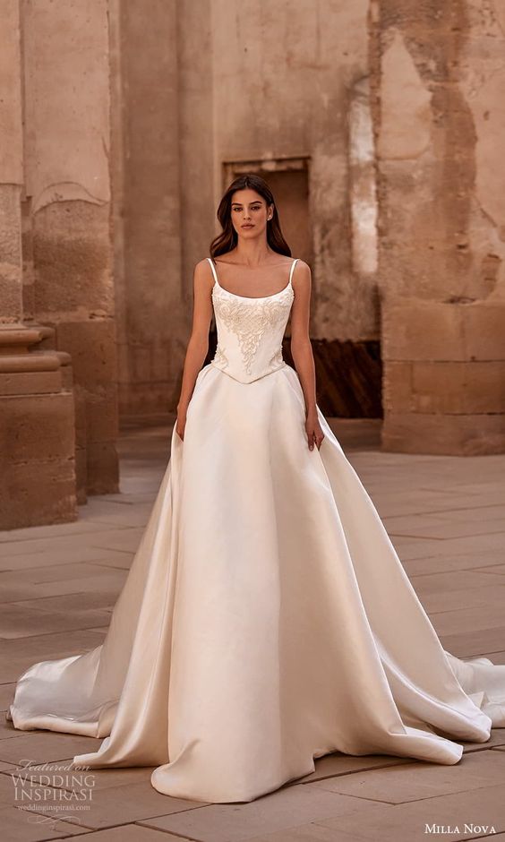 Embracing the Corset: A Modern Nod to Historical Elegance in Bridal Fashion 26 Ideas
