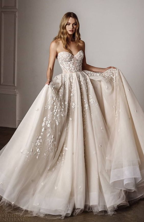 Glamorous Wedding Ball Gowns 25 Ideas: Dreamy Elegance