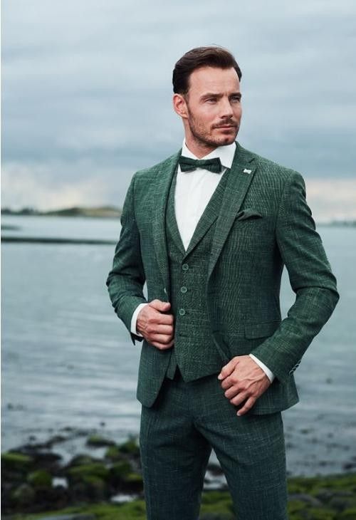Beach Wedding Attire for Men: Stylish and Comfortable Choices