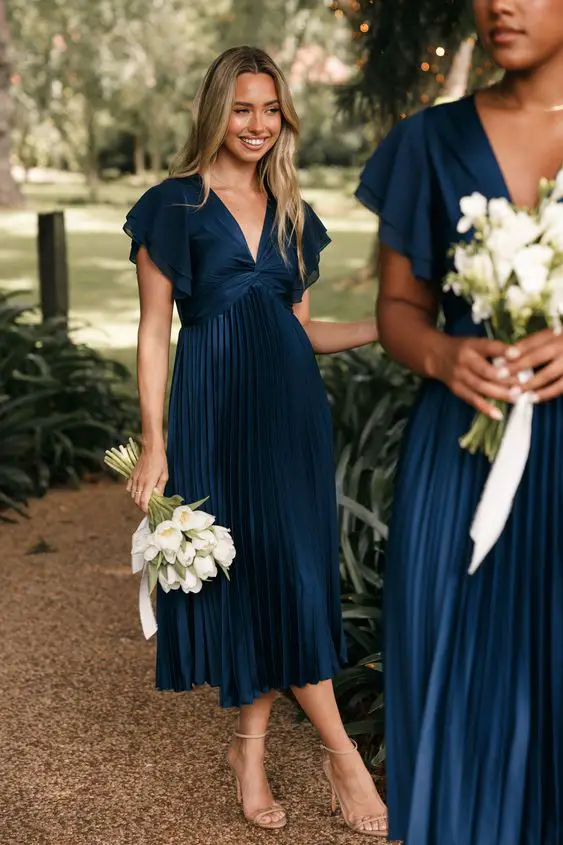 Stunning Fall Wedding Guest Dresses: Top Trends and 25 Ideas