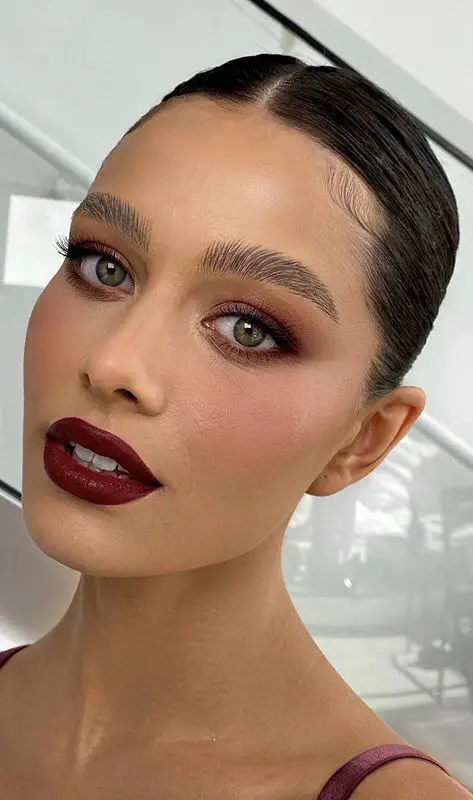 Fall Wedding Makeup for Bride Burgundy: Stunning 21 Ideas for Your Big Day