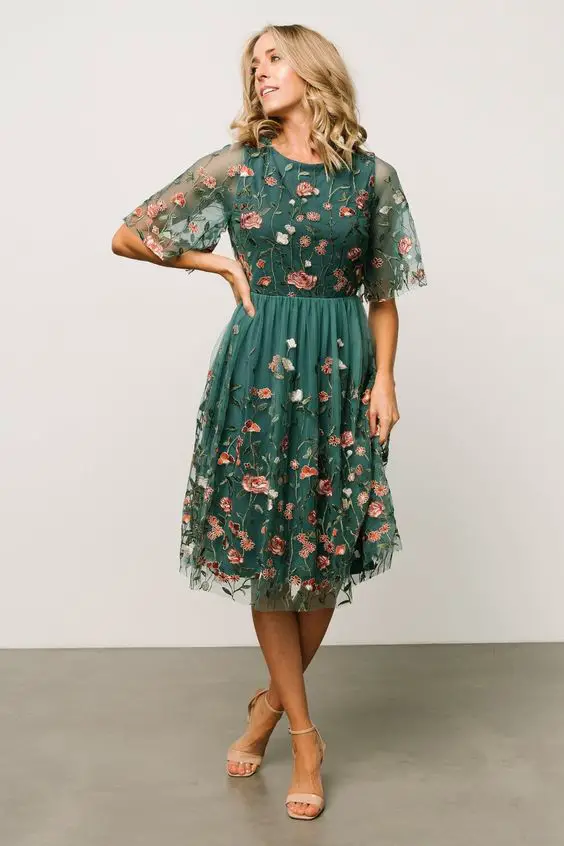 Stunning Fall Wedding Guest Dresses: Top Trends and 25 Ideas