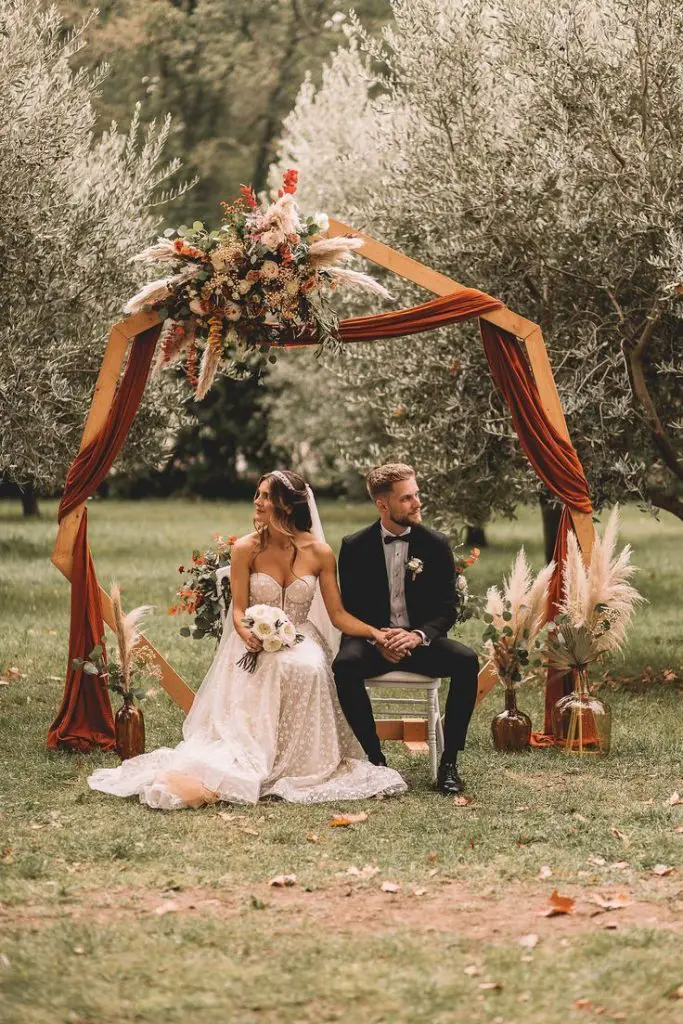 Fall Wedding Décor: Enchanting 25 Ideas for Your Special Day