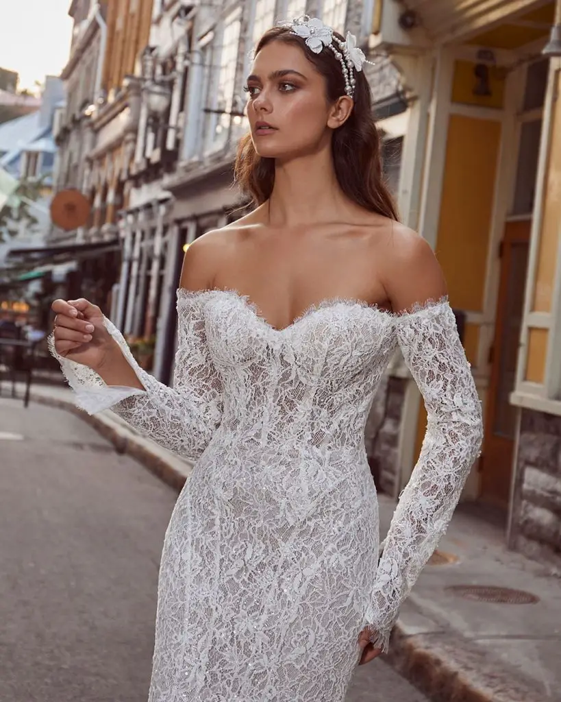 October Wedding Dresses 25 Ideas: A Fashionable Guide for the Modern Bride