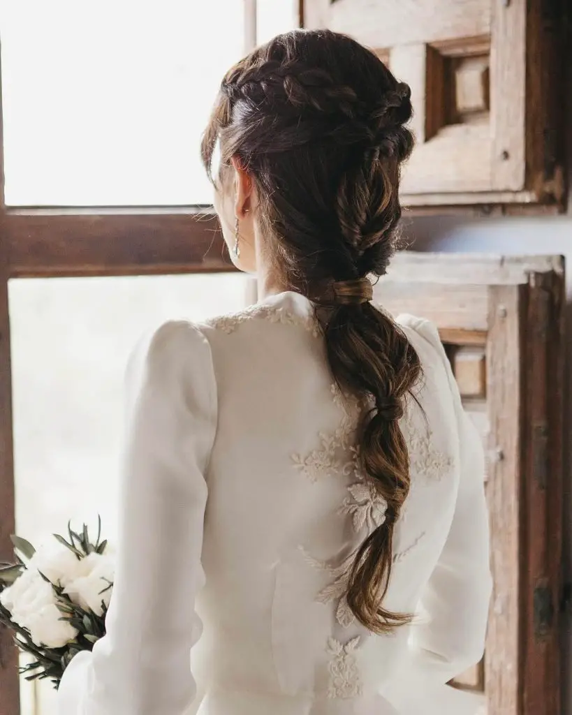 Stunning November Wedding Hair 23 Ideas for the Bride