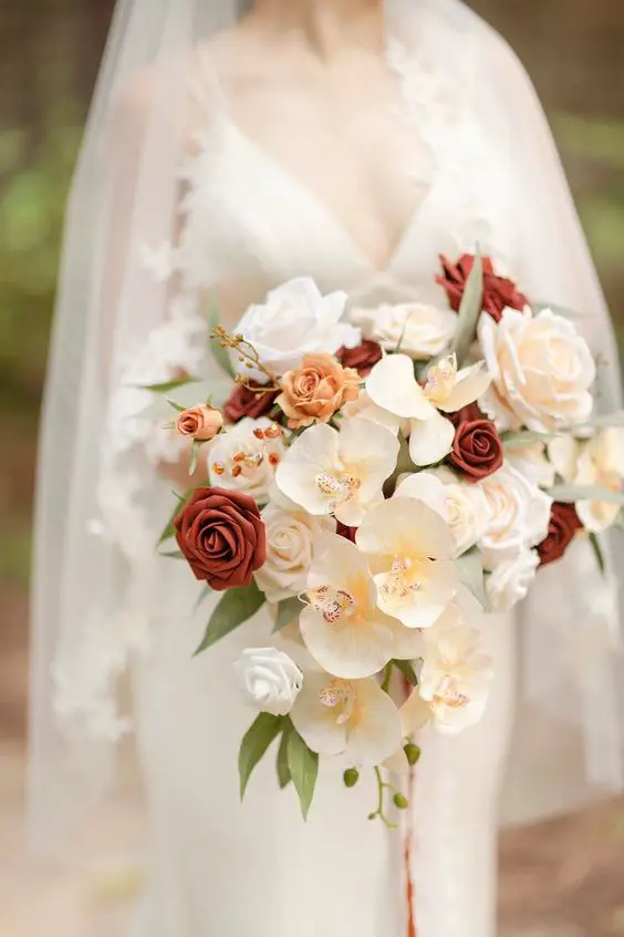 Wedding Fall Flowers Bouquet 24 Ideas: Captivating Autumnal Blooms for Brides