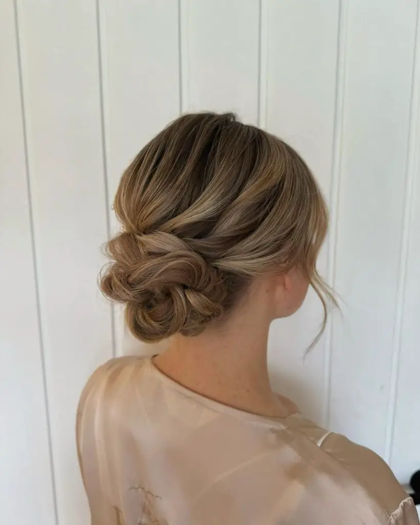 Fall Wedding Hairstyles for Guests: Simple and Elegant 25 Ideas