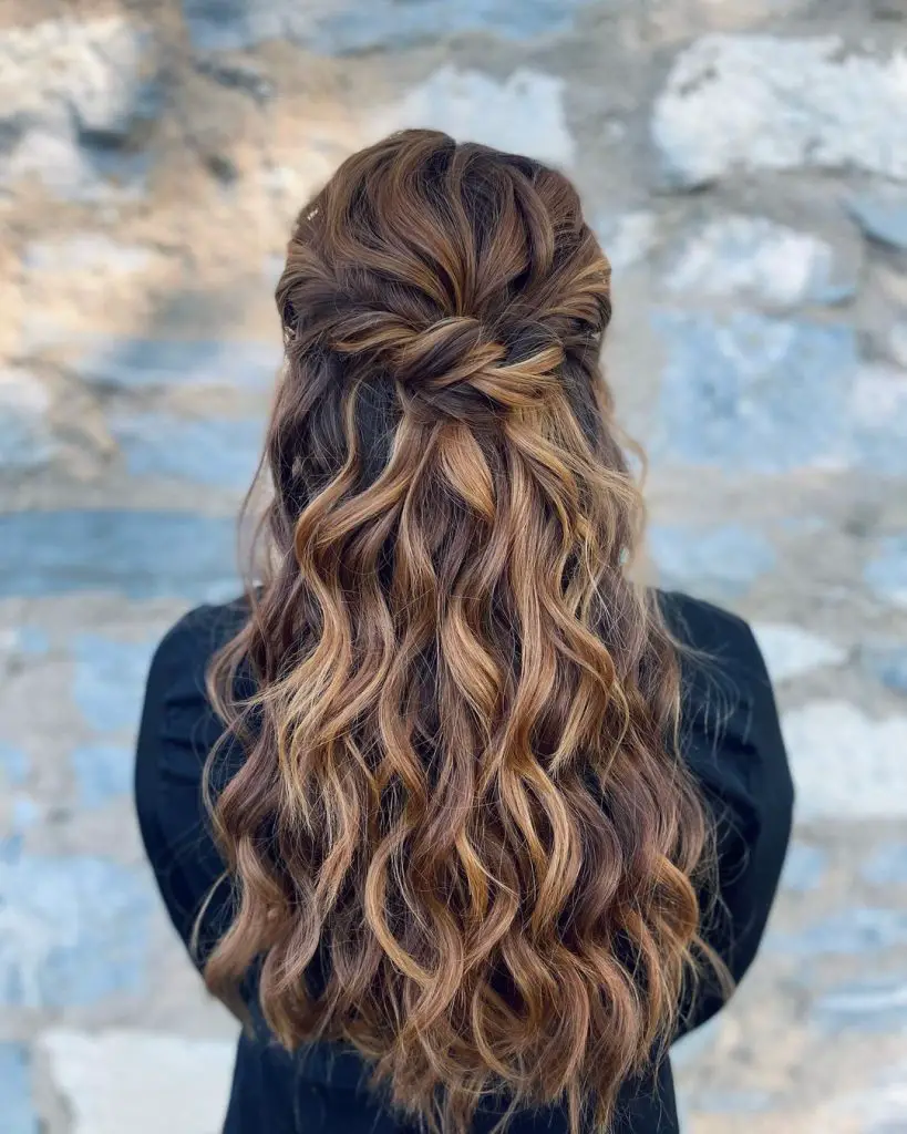 Fall Wedding Hairstyles for Guests: Simple and Elegant 25 Ideas