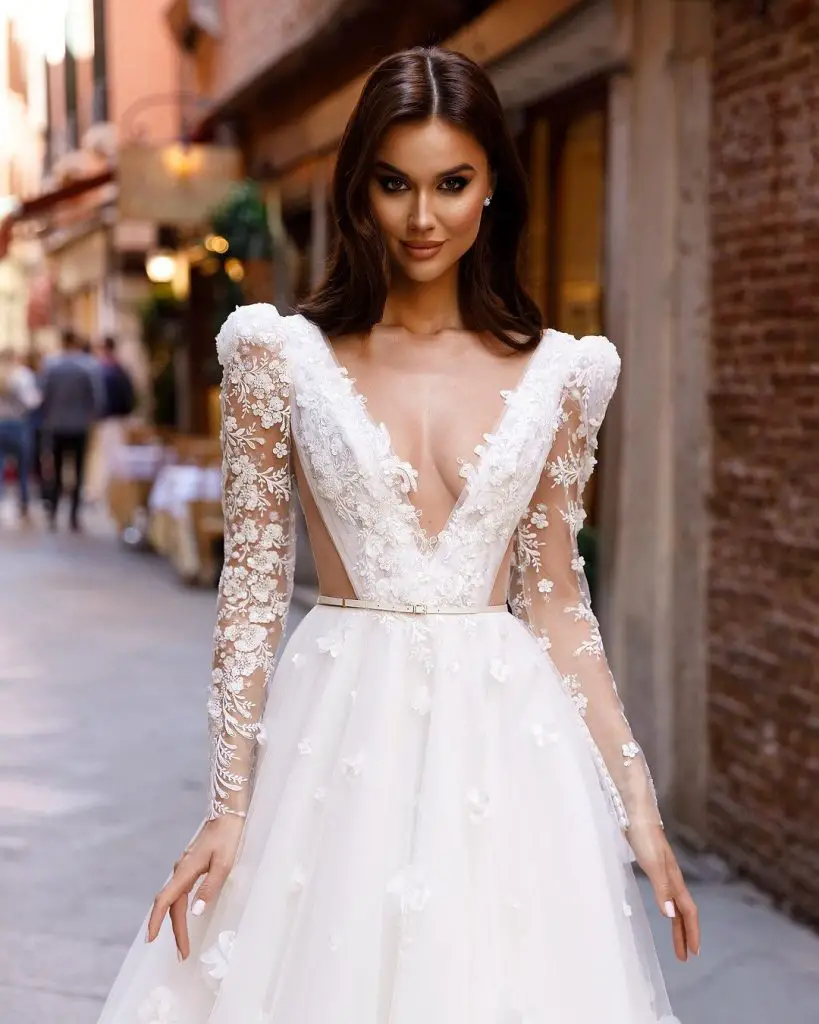 October Wedding Dresses 25 Ideas: A Fashionable Guide for the Modern Bride