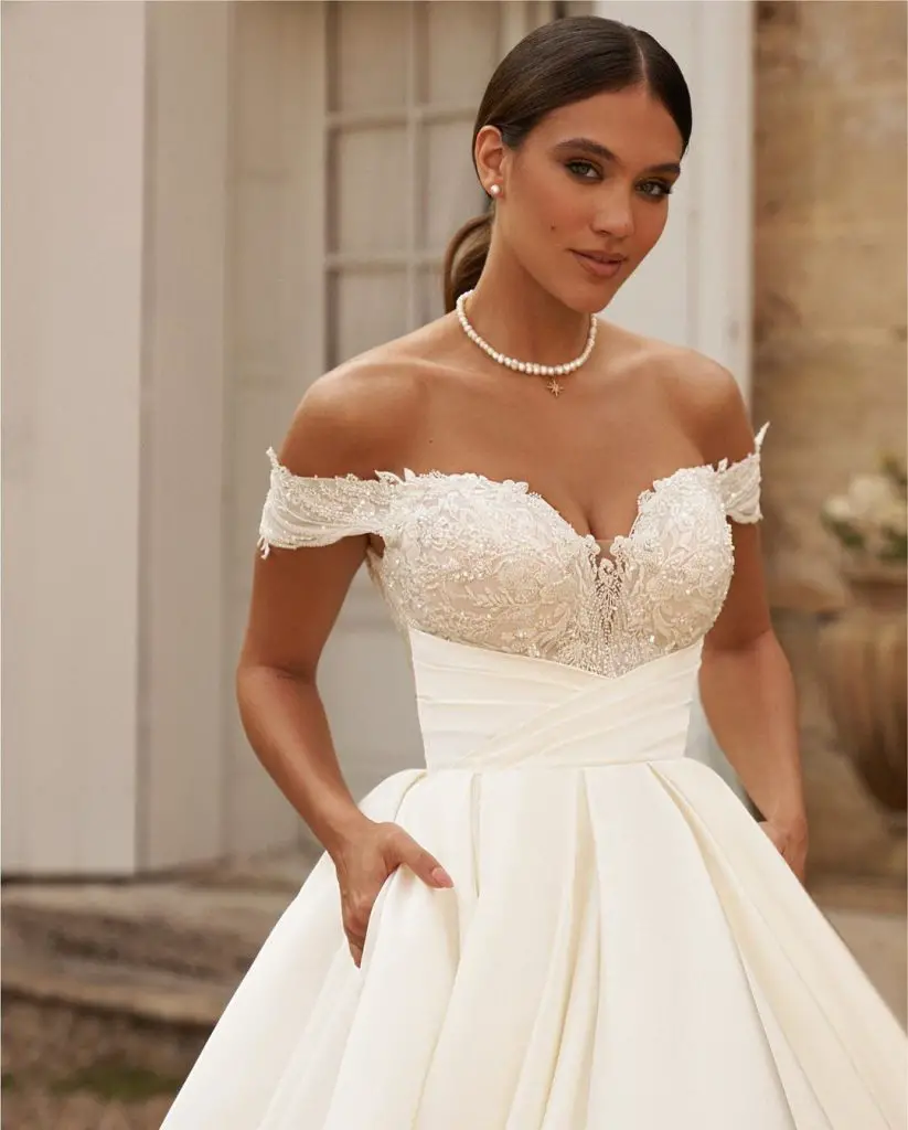 Embracing November Wedding Dresses 24 Ideas: Styles and Trends for the Modern Bride