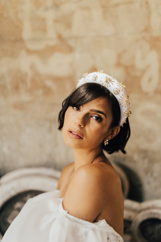 Stunning Bob Wedding Fall Hairstyles for the Perfect Bridal Look 25 Ideas