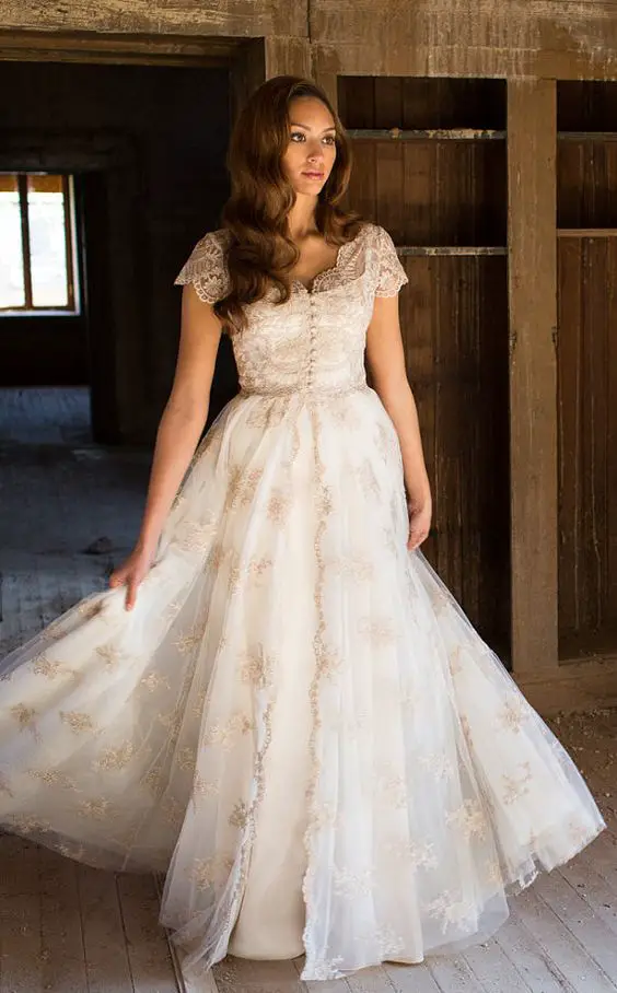 Embracing the Charm of Autumn Vintage Wedding Dresses 25 Ideas