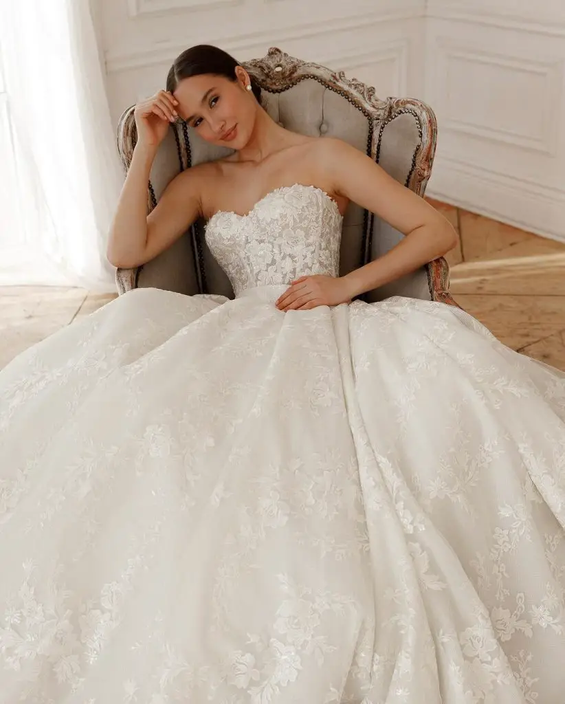 Embracing November Wedding Dresses 24 Ideas: Styles and Trends for the Modern Bride