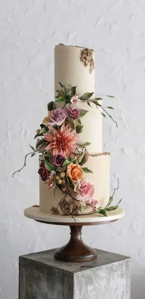 Fall Wedding Cake Flowers 25 Ideas: A Perfect Blend of Nature and Elegance