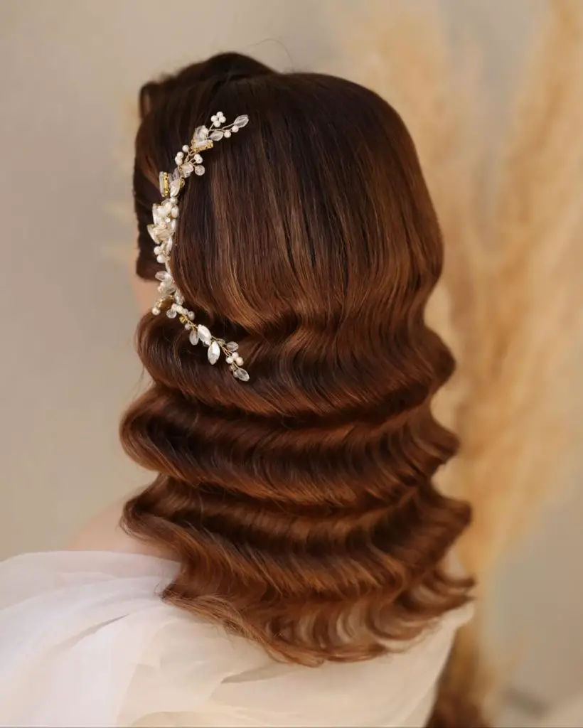 Stunning November Wedding Hair 23 Ideas for the Bride