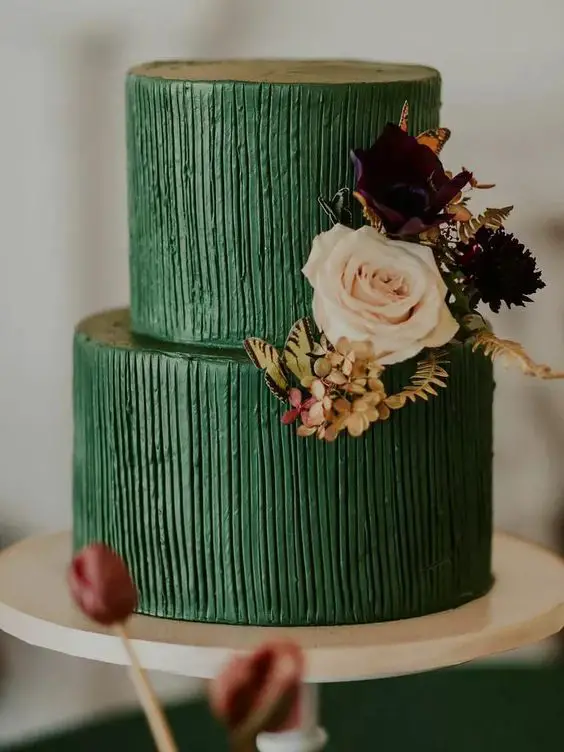 Fall Wedding Cake Flowers 25 Ideas: A Perfect Blend of Nature and Elegance