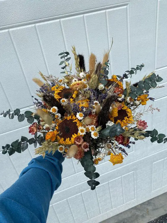 Wedding Fall Flowers Bouquet 24 Ideas: Captivating Autumnal Blooms for Brides