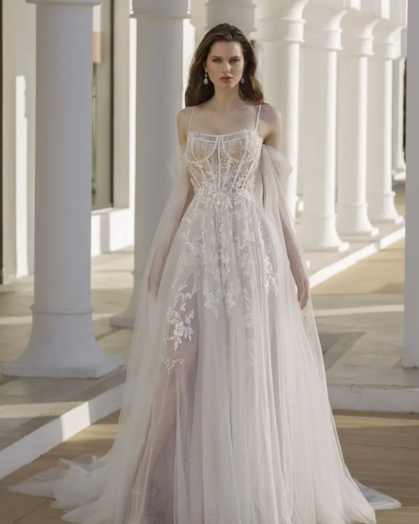 October Wedding Dresses 25 Ideas: A Fashionable Guide for the Modern Bride