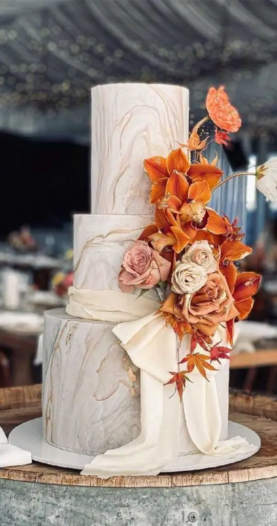 Fall Wedding Cake Flowers 25 Ideas: A Perfect Blend of Nature and Elegance