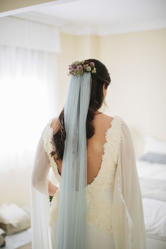 Stunning Fall Wedding Hairstyles with Veil: Top Trends and 21 Ideas for Brides