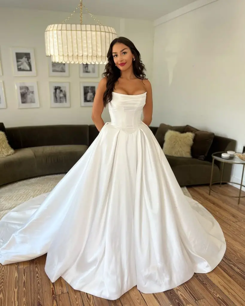 Embracing November Wedding Dresses 24 Ideas: Styles and Trends for the Modern Bride