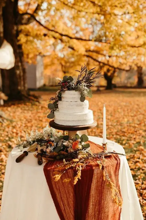 Fall Wedding Décor: Enchanting 25 Ideas for Your Special Day