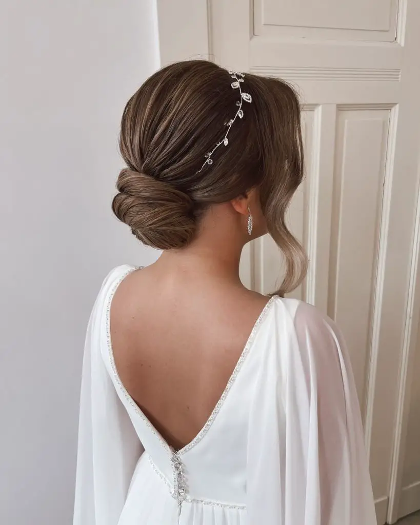 September Wedding Hairstyles 23 Ideas: Elegant and Timeless Looks for Your Special Day