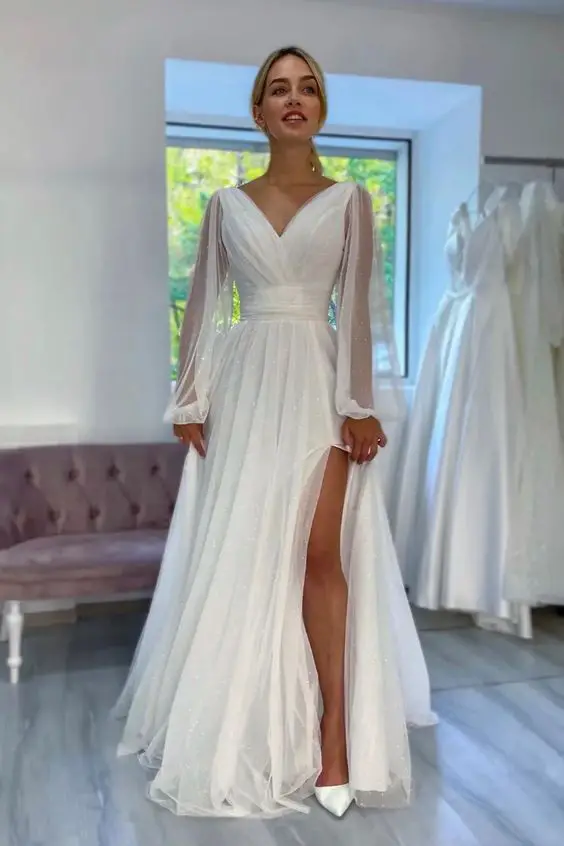 Stunning Fall Wedding Dresses with V-Neck Designs 22 Ideas