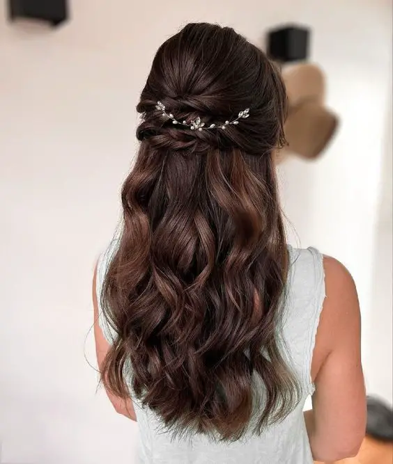 Wedding Autumn Hairstyles 25 Ideas: A Detailed Guide for the 2024 Bride and Her Bridesmaids