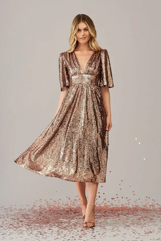 Glamorous Gold Dresses for Autumn Wedding Guests 23 Ideas