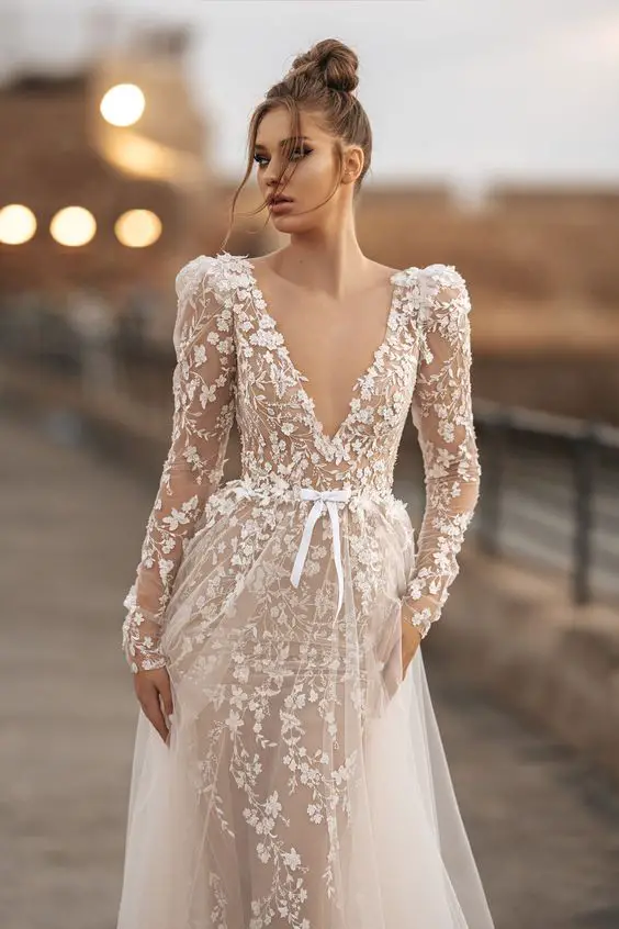 Stunning Fall Wedding Dresses with V-Neck Designs 22 Ideas