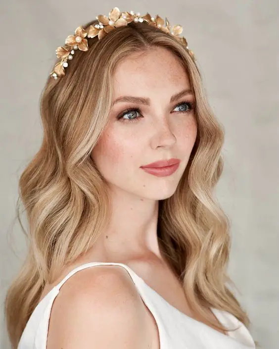 Stunning Wedding Hair 24 Ideas for October 2024: Elegant Styles for Every Bride