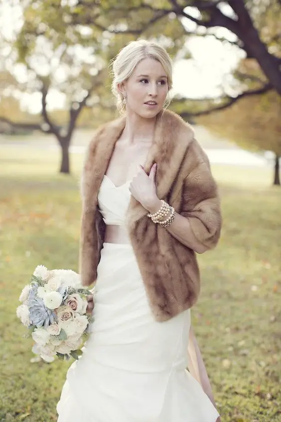 Autumn Wedding Dress Cover-Ups 22 Ideas: Embracing Elegance and Warmth