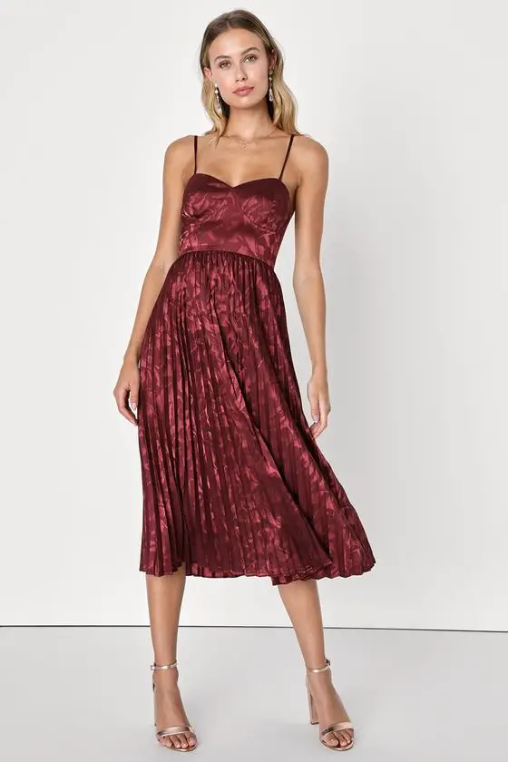 Fall Wedding Guest Dress in Burgundy 23 Ideas: A Timeless Statement