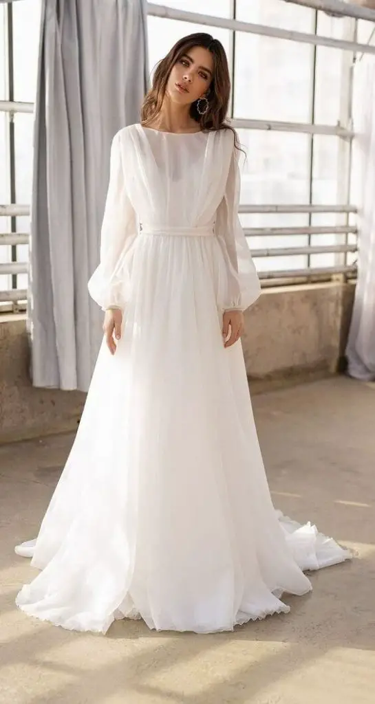 Autumn Wedding Dresses 2024 25 Ideas: A Detailed Style Guide for the Modern Bride